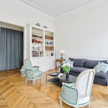 Luxurious Getaway Just Steps From Place Vendome